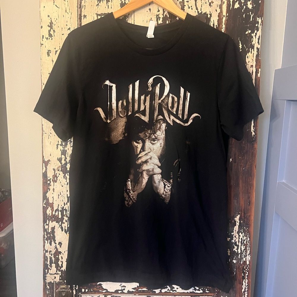 Jelly atoll Whitsitt Chapel Black Graphic Tee. Unisex size L.